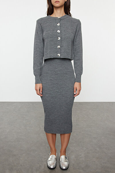 Trendyol Collection Anthrazit 2-teiliger Midi-Triko Basic H cardigan Kleid TWOSS23EL00738