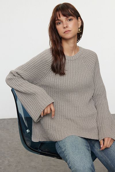 Trendyol Collection Mink More Sustainable Wide Fit Pulover din tricot din bumbac cu detaliu peplum TWOAW25KZ00305