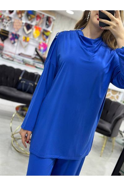 Levidor - Double Suit with Blouse Detail on the Collar