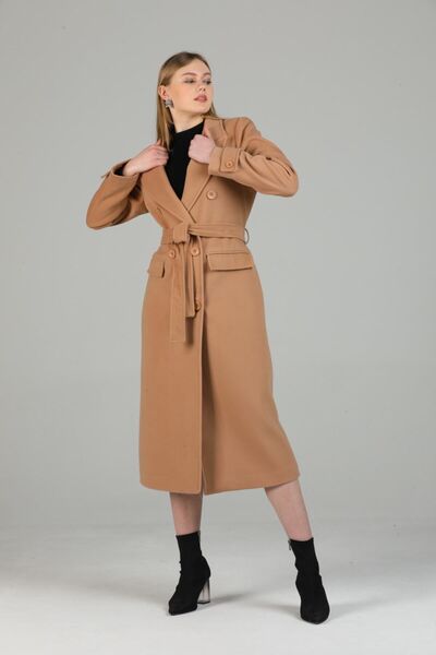 Pitti Women's Camel Buttoned Coat