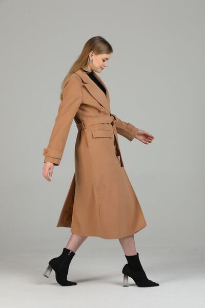 Pitti Women's Camel Buttoned Coat