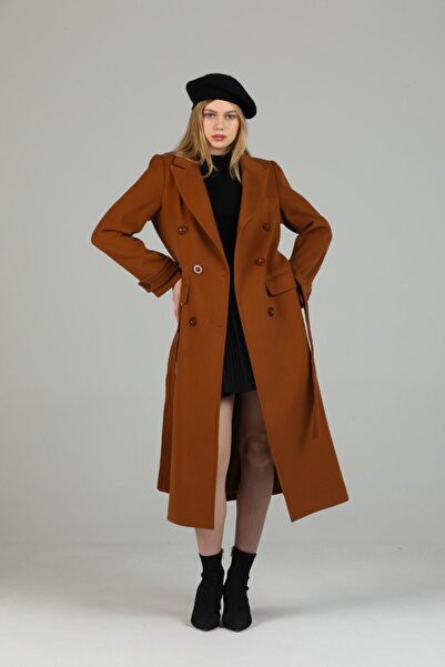 Pitti Women's Tan Buttoned Coat