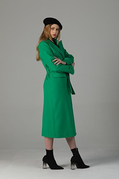 Pitti Women's Grass Green Buttoned Coat