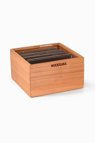 Woodsaka Organizator pentru cărți de vizită Gobi - 4 secțiuni, reglabil - 10,4 cm x 10,4 cm x 6 cm Cireș
