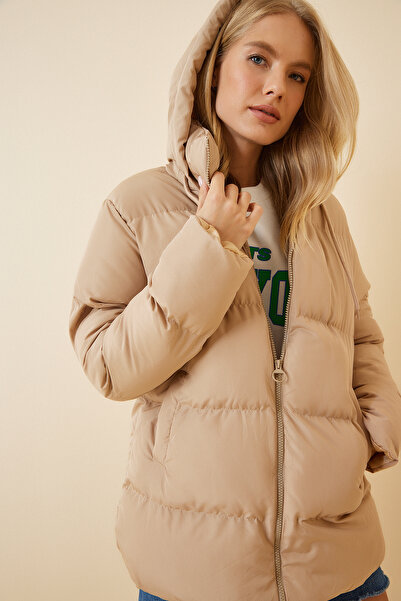 Lovelyİstanbul سترة منتفخة بغطاء للرأس كبيرة الحجم - كريمي Lrv0044