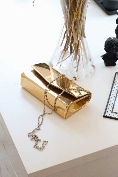 Moom Bag حقيبة كتف نسائية صغيرة من الجلد اللامع باللون الذهبي