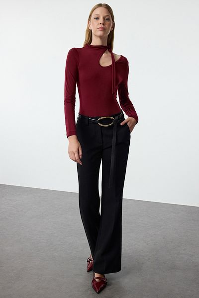 Trendyol Collection Flexibler Strickbody - Weinrot, tailliert, Druckknopfverschluss, Neckholder TWOAW25BD00008
