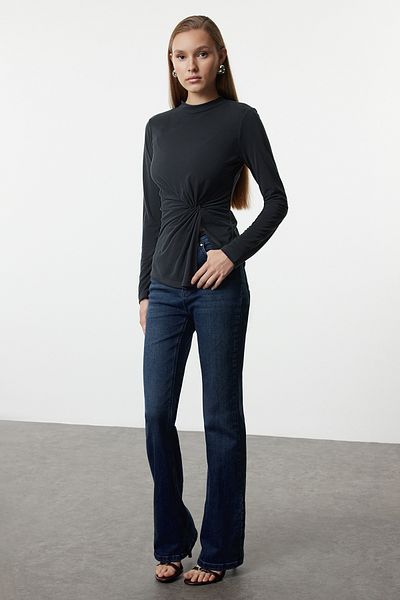 Trendyol Collection Asymmetrische Strickbluse mit Rundhalsausschnitt - 100 % Modal, Kordelzug-Detail, Anthrazit TWOAW25BZ00116