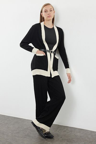 Trendyol Modest Černá pletená souprava cardigan a kalhoty - TCTAW25US00003