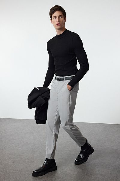 Trendyol Collection Hose aus Chinostoff mit italienischem Schnitt - Hellgrau, Slim Fit Tmnaw23pl00034