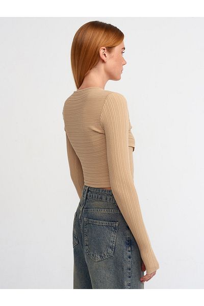 Dilvin 10354 Pulover crop cu decolteu în V-bej