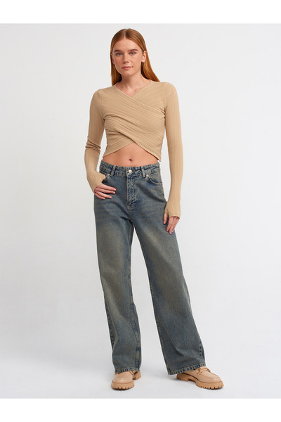 Dilvin 10354 Pulover crop cu decolteu în V-bej