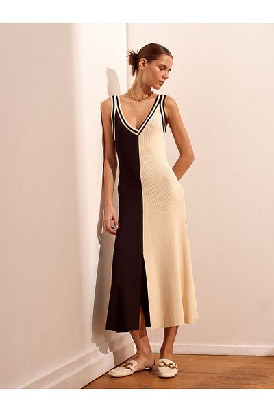 Dilvin 90196 Rochie din tricot cu dungi cu decolteu în V-Negru-N