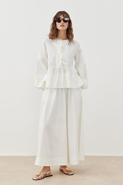 tailor's room قميص أبيض بتطريز مفصل