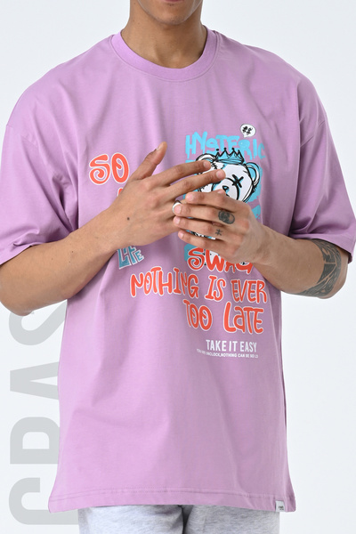 AMAZING CRASH تي شيرت أرجواني برقبة دائرية مطبوع مقاس كبير للجنسين