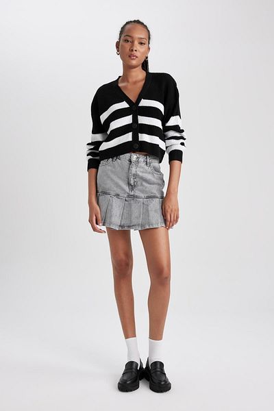DeFacto V-Neck Striped Regular Fit Cardigan - Z8539az23wn