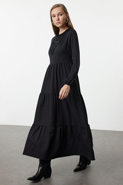 Trendyol Modest Tkané šaty - Detail výšivky Black Stone TCTAW25EB00096