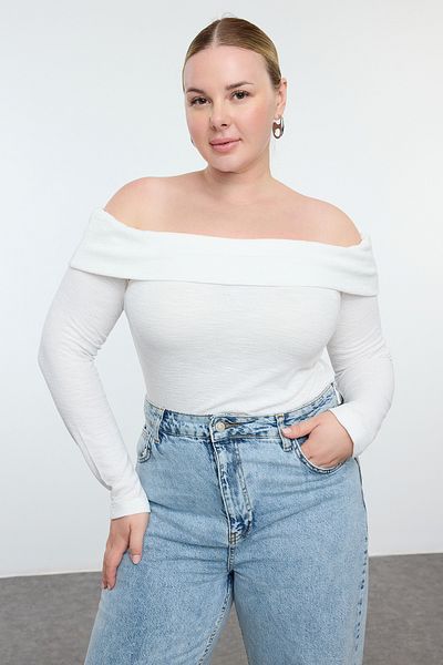 Trendyol Curve Ecru Foam Knitted Large Size Blouse