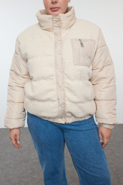 Trendyol Curve Ecru Regular Fit Boucle Coat - Pocket Detailed TBBAW25AW00012
