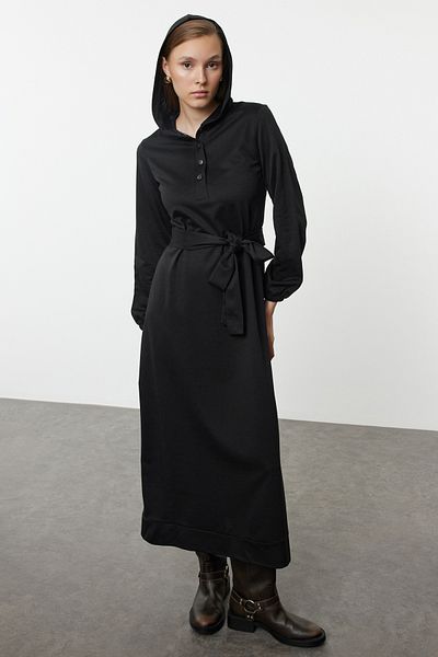 Trendyol Modest Μαύρο πλεκτό φόρεμα με κουκούλα - Tctaw25Eb00132