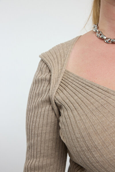 Trendyol Curve Strickpullover aus Nerz mit Kordel – breiter Kragen TBBAW24AN00033