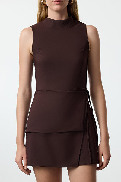 Trendyol Collection Καφέ Μίνι υφαντό σορτς φούστα - Ολόσωμη φόρμα με λεπτομέρεια δέσιμο TWOSS24TU00038