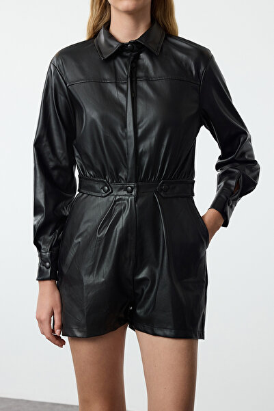 Trendyol Collection Limitovaná edice - Černá kombinéza z umělé kůže TWOAW22TU0322