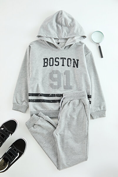 TRENDYOLKIDS Chlapecký bavlněný oblek Grey Melange Slogan - Tkdaw25Au00036