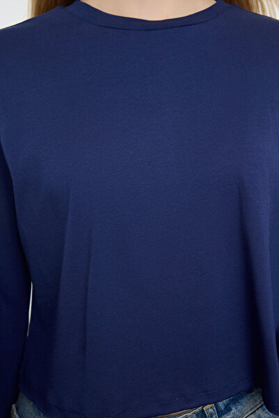 Trendyol Collection Námořnické modré tričko Crop Crew Neck – 100% bavlna, široký střih TWOAW22TS0042