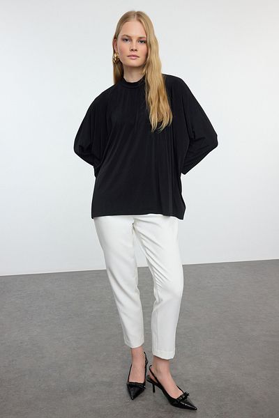Trendyol Collection Elastyczna dzianina - czarna bluzka oversize z okrągłym dekoltem TWOAW25BZ00084