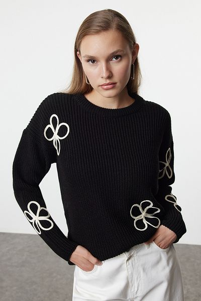 Trendyol Collection Pulover din tricot cu nervuri negre cu imprimeu floral - Genușă, decolteu triplu TWOAW25KZ00323