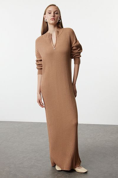 Trendyol Collection Φαρδιά εφαρμογή Camel Maxi Πλεκτό Φόρεμα - TWOAW25EL00308
