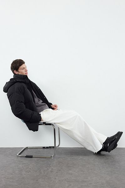 Trendyol Collection Schwarze Pufferjacke für Herren – Übergröße, Kapuze, Winter-Taslan TMNAW25MO00005