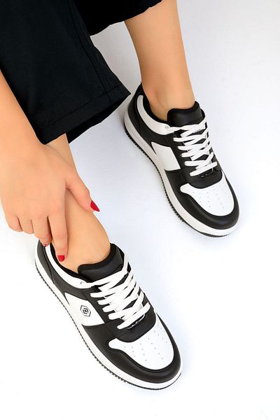 SOHO Damen Sneaker 19508 - Schwarz und Weiß