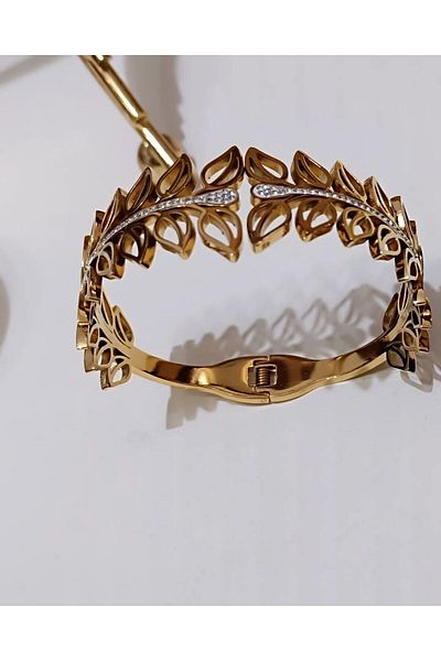 DİDAMACCESSORİES Gold Handcuffs - Thick Bracelet with Stoned Leaf Detail