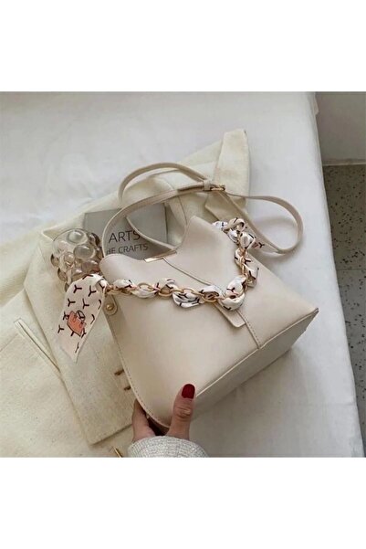 Chocolate Kadın Krem Fularlı Zincir Aksesuarlı Yumuşak Deri Çanta Krem