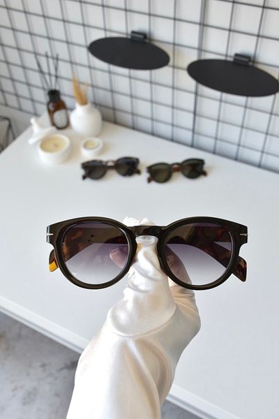 LOOKUP Unisex Sunglasses with Uv 400 Protection - Hinged Handle Model Women Men