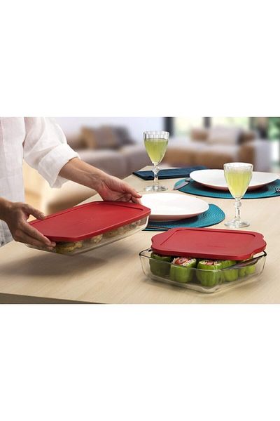 Paşabahçe Set of 2 Square and Rectangular Red Pyrex Glass with Lids