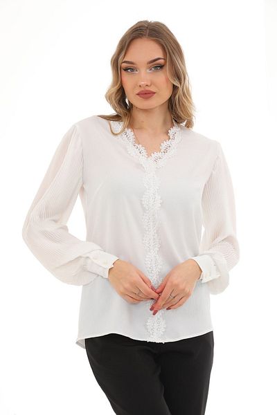 Loom Boutique Plus size crepe blouse with pleats and lace details