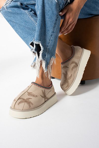 McDark Cizme casual de damă UGY Beige Shearling - Design scurt