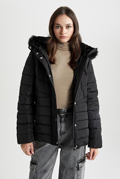 DeFacto Faux Fur Hooded Puffer Jacket - Water Repellent, Detachable Quilted, Regular Fit A7168Ax23Wn