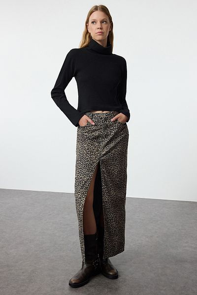 Trendyol Collection Elastyczna czarna dzianina - bluzka z kołnierzykiem typu body-stand TWOAW25BZ00082