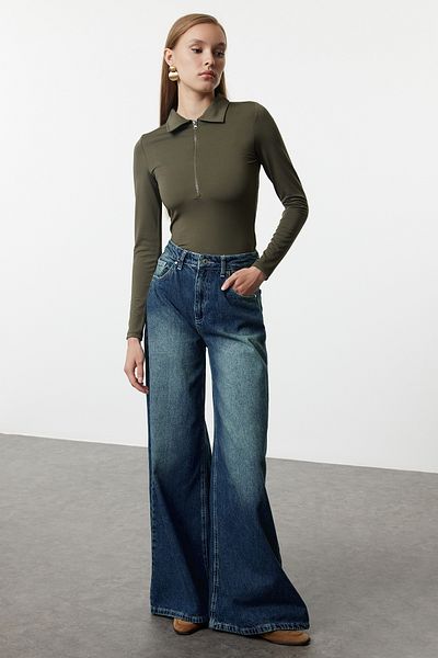 Trendyol Collection Flexibler Khaki-Strickbody - Reißverschlusskragen, Druckknopf TWOAW24BD00005
