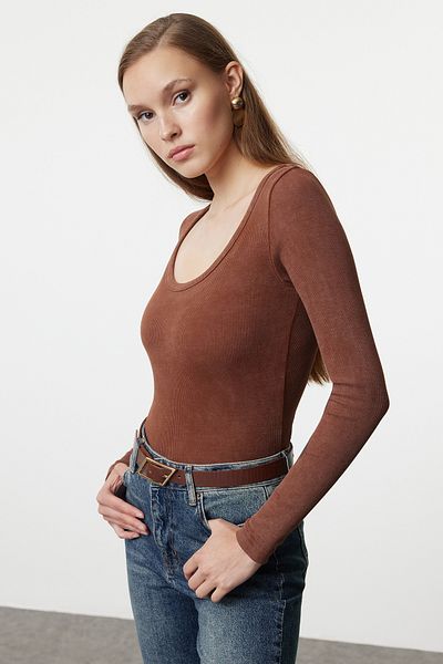 Trendyol Collection Kordel-Pool-Kragen - Braune Bluse aus antiker Baumwolle TWOAW24BZ00301