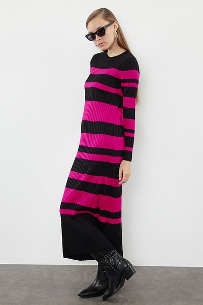 Trendyol Modest Φούξια και μαύρα πλεκτά φόρεμα με κορδόνι - TCTAW25EB00040
