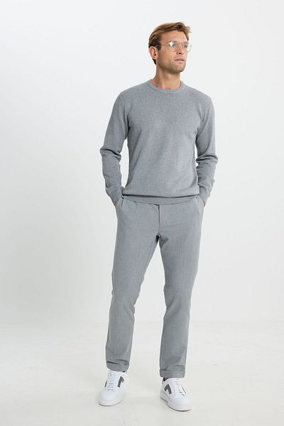 AC&Co / Altınyıldız Classics Herrenpullover aus Jacquard-Strickpullover in Grau-Melange mit normaler Passform und normalem Schnitt und Rundhalsausschnitt