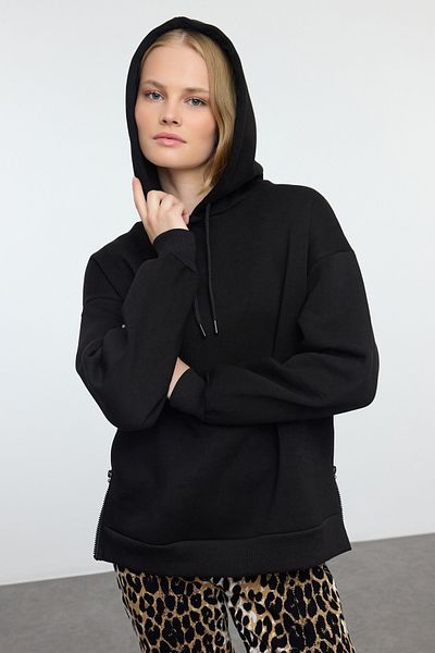 Trendyol Collection Черен плетен суичър с качулка от полар с големи размери - цип с детайли Twoaw25sw00095