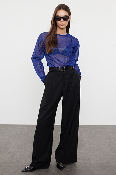 Trendyol Collection Transparente Tüllbluse aus Saks Lurex mit Rundhalsausschnitt - Regular Fit TWOAW24BZ00019