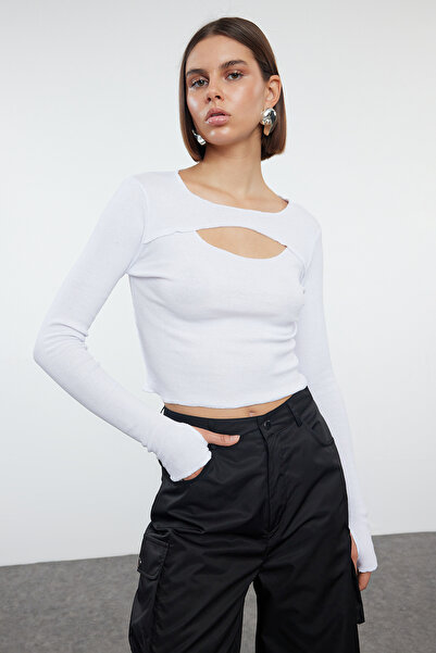 Trendyol Collection Fekete-fehér 2 részes testhezálló bordás blúz kivágott részletekkel - TWOAW25BZ00059