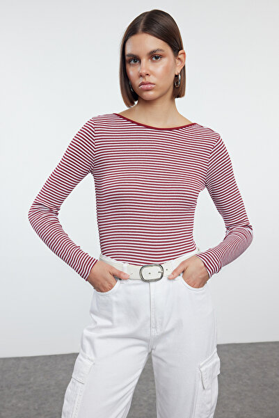 Trendyol Collection Rugalmas zsinóros kötött blúz - fekete-piros csíkos, hát nélküli TWOAW25BZ00055